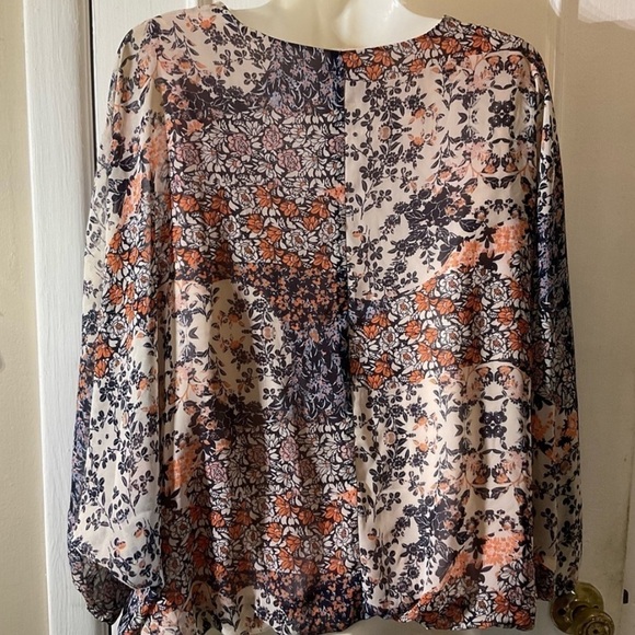 Coco Bianco,Boho, Floral,Crochet-Front Top Sz Small,Completely Lined,EUC,Size S - Picture 4 of 9